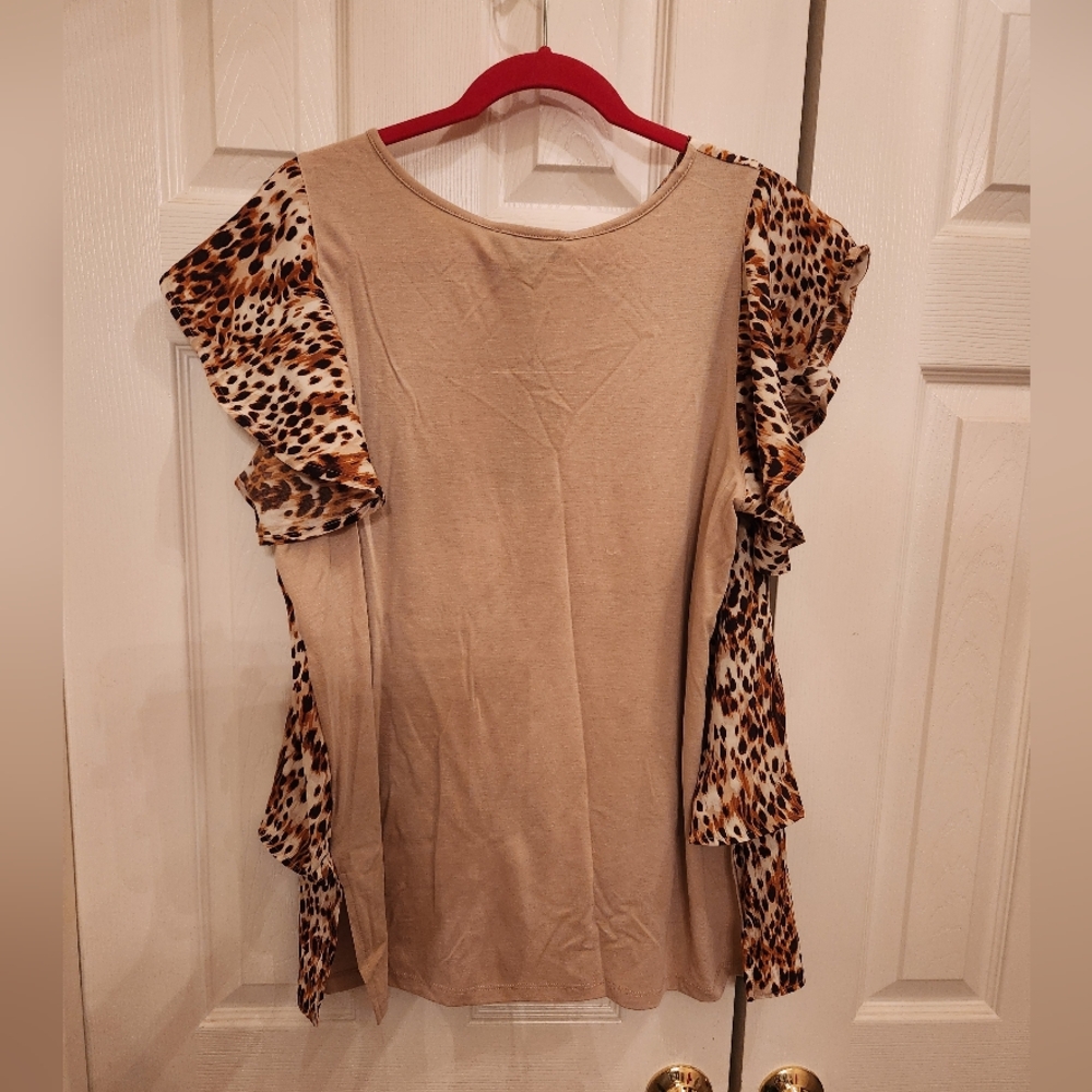 Leopard Print Ruffle Sleeve Blouse - Picture 3 of 3